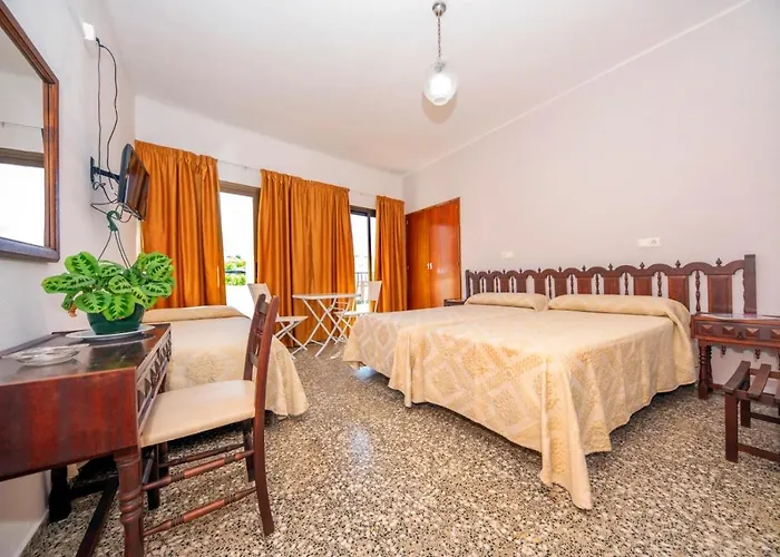 בית הארחה Santa Eulalia 2*