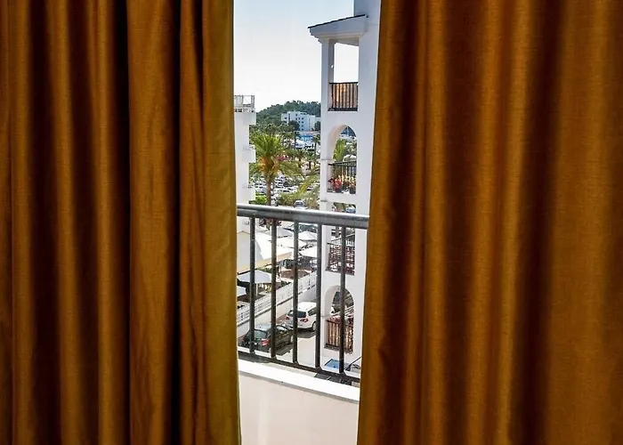 בית הארחה Santa Eulalia 2*