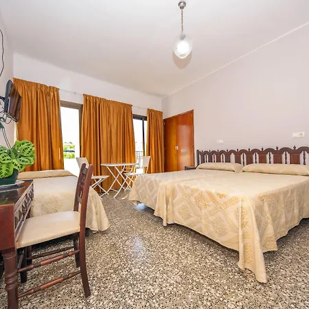 Гостевой дом Santa Eulalia Санта-Эулалия-дель-Рио