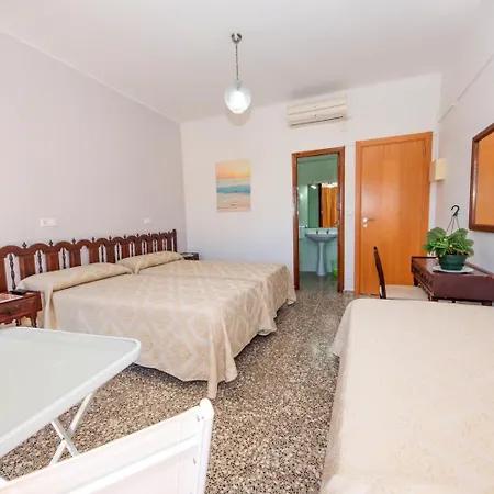 Santa Eulalia Гостевой дом Санта-Эулалия-дель-Рио