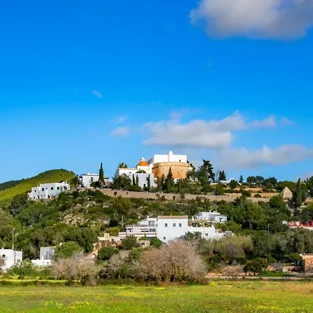 Y Santa Eulalia Konukevi