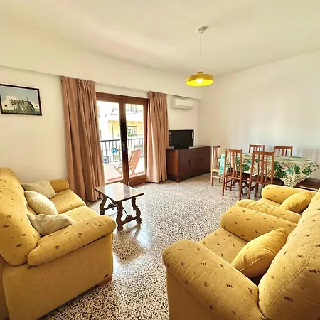 Y Santa Eulalia Konukevi